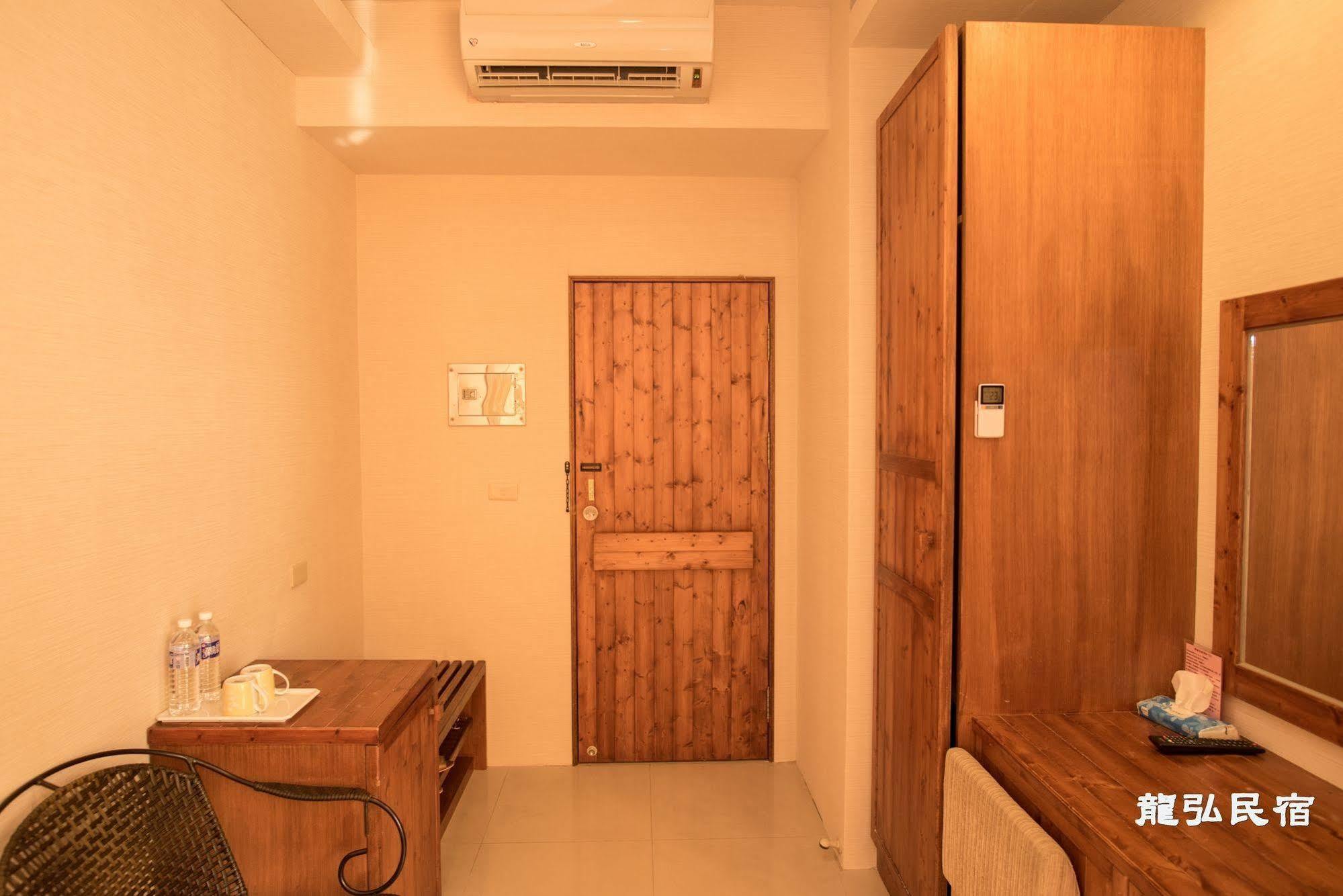 Long Hong Acomodação com café da manhã Magong Exterior foto
